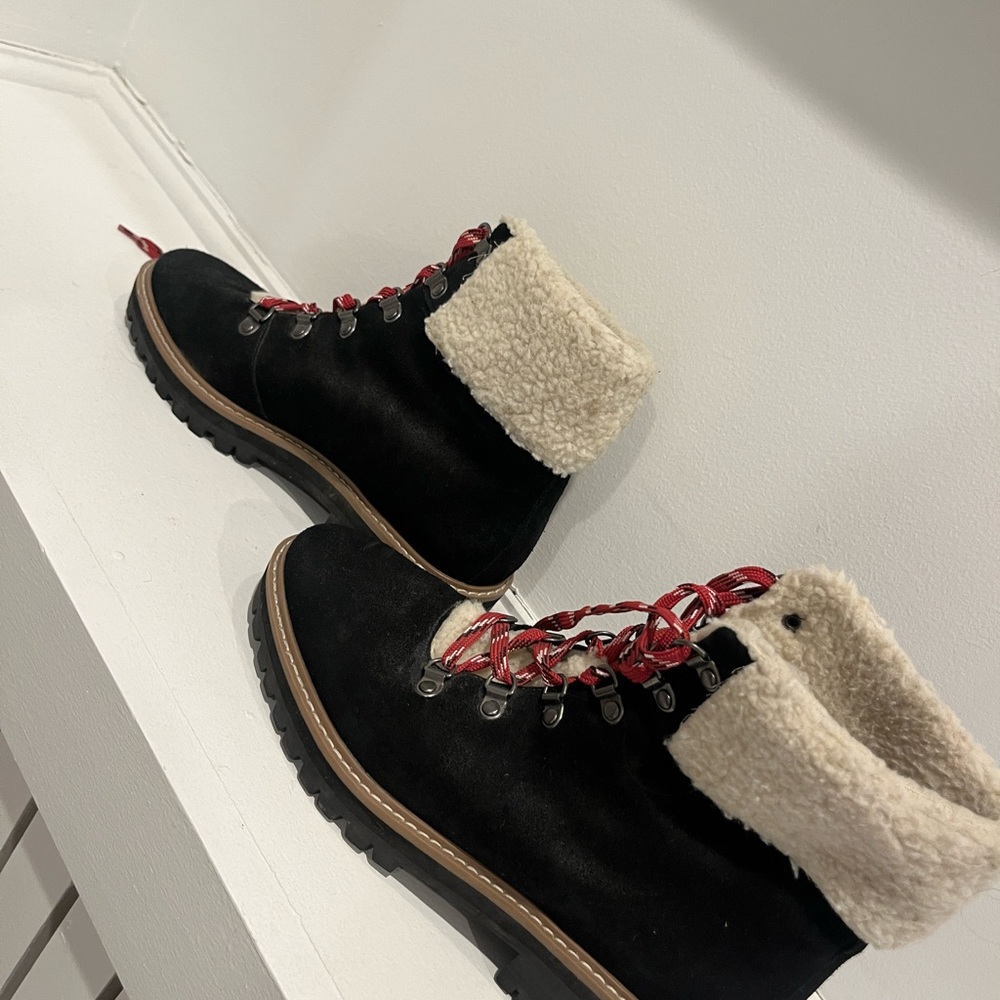 Villa Rouge Boots - Picture 10 of 12
